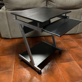 Mesa escritorio con ruedas