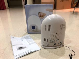 Radio-reloj despertador con luz diurna