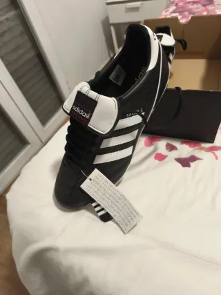 Botas de fútbol Adidas Negras número 46 2/3
