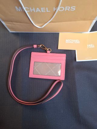 Cartera Michael Kors Rosa con Lanyard