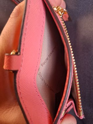 Cartera Michael Kors Rosa con Lanyard