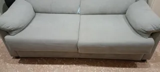 Sofá cama beige con colchón de 135*190. Sin usar.