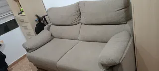 Sofá cama beige con colchón de 135*190. Sin usar.