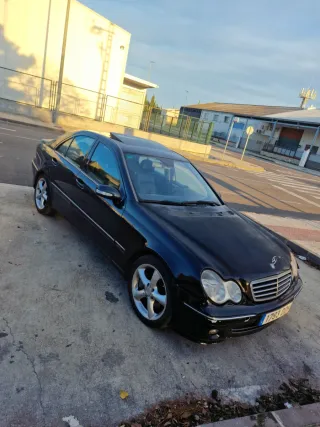 Mercedes-Benz Clase C 2004 LEER BIEN