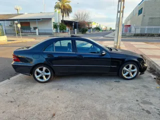 Mercedes-Benz Clase C 2004 LEER BIEN