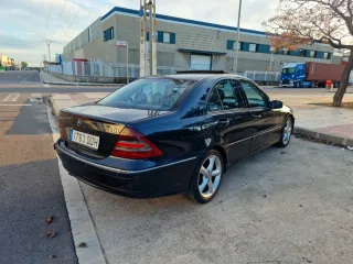 Mercedes-Benz Clase C 2004 LEER BIEN