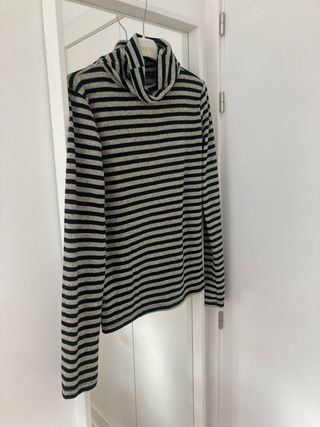 Jersey de rayas cuello alto Zara talla M