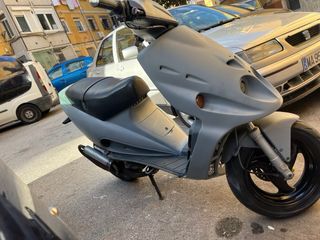 Ciclomotor 49cc gris Malaguti F12