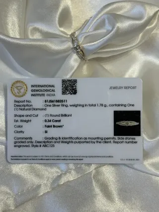 Anillo de Plata con Diamante Natural