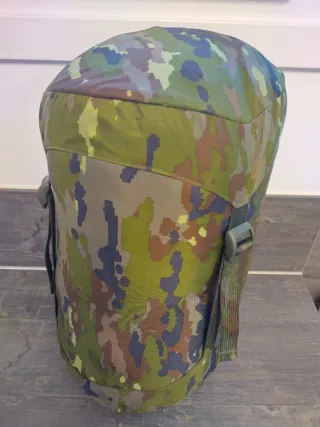 Saco de dormir militar.