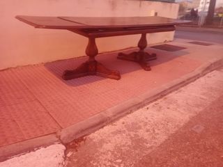 Mesa de comedor grande de madera