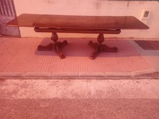 Mesa de comedor grande de madera