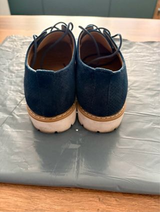Zapatos azules de ante