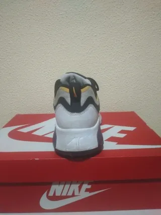 Nike Air Max 200 Morado Blanco