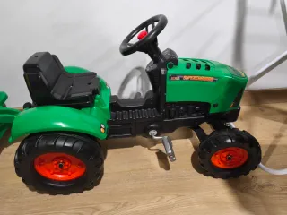 Tractor de Juguete Verde con Remolque