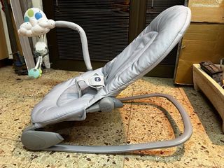 Hamaca bebé Chicco gris