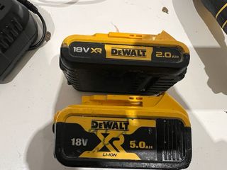 Tornillador DeWalt + Cargador + 2 Baterías