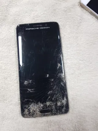 Huawei Mate 9 Porsche Design Nero con schermo