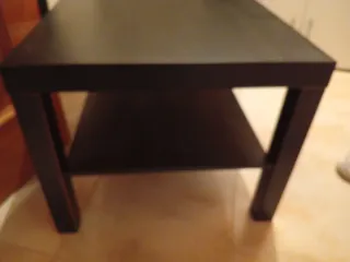 Mesa auxiliar negra Ikea