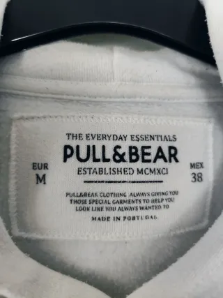 Sudadera Pull&Bear Blanca y Negra Talla M