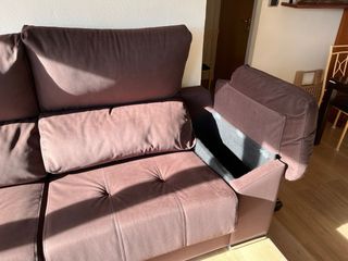 Divano + Chaise Longue con tessuto AquaClean e panche.