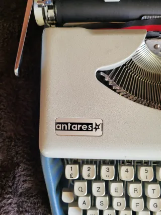 Macchina da scrivere Antares vintage