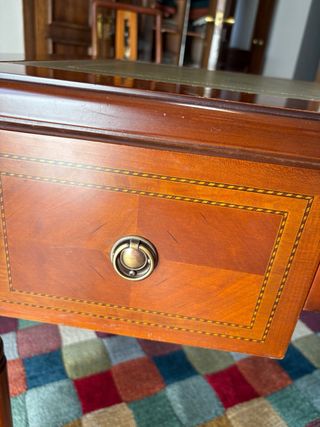 Scrivania classica in legno e pelle