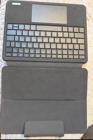 Funda y Teclado Earto iPad Pro 11 Gris