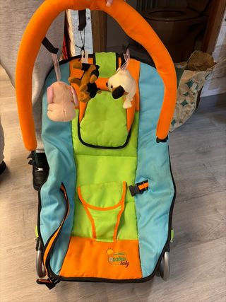 Mecedora bebé Asalvo con juguetes