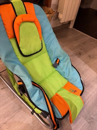 Mecedora bebé Asalvo con juguetes