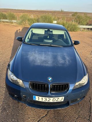 BMW E90 2006 290.000km