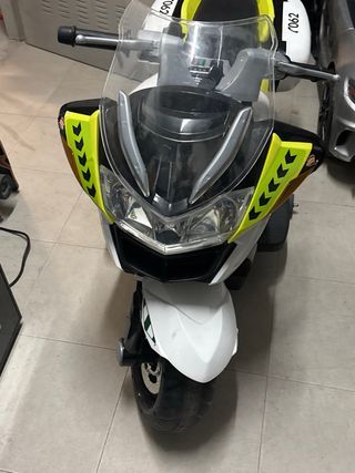 Moto eléctrica Guardia Civil infantil