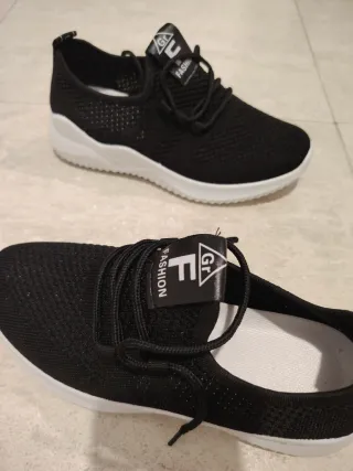 2 pares de zapatillas talla 35