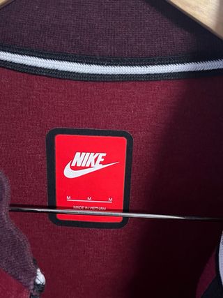 Chaqueta Bomber Nike Varsity Burdeos Talla M unise