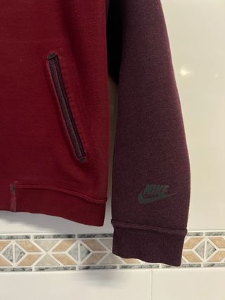 Chaqueta Bomber Nike Varsity Burdeos Talla M unise