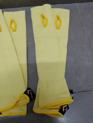 Protectores de Brazos Amarillos