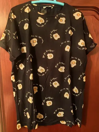 Camiseta oversized estampada de huevos fritos