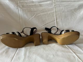 Sandalias T-Strap Negro y Plata