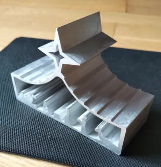 Belén de aluminio, una pieza