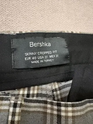 Pantalón de cuadros Bershka gris