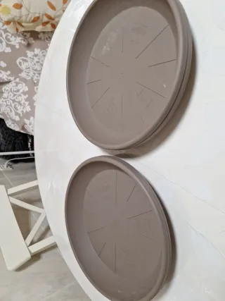 5 platos para tiestos de plástico