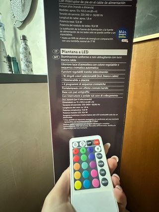Piantana LED con telecomando e luci rgb - nuovo