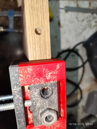 Guía de taladro para tableros