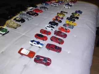 Lote coches (HotWheels, antiguos, rally etc)