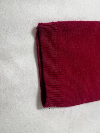 Jersey cuello alto rojo burdeos