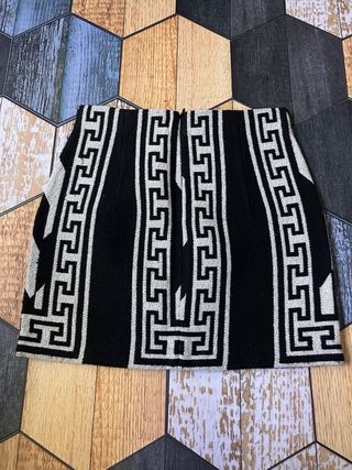 Falda Zara Geometría Blanco y Negro