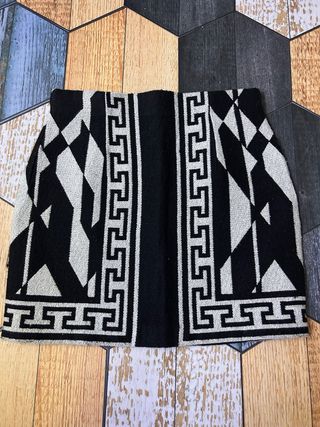 Falda Zara Geometría Blanco y Negro