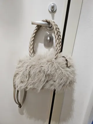 Borsa ecopelliccia beige nuova