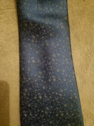 Corbata y pajarita azul estampado