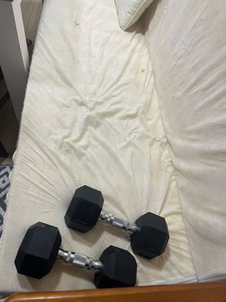 Sofá Cama Viene con sommier abajo con colchon